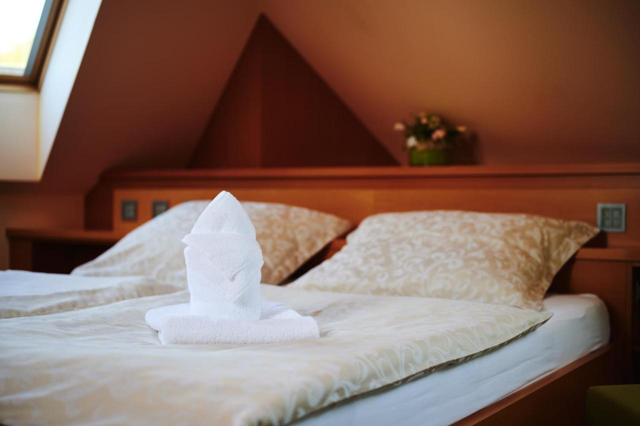 Heipark Tosovice Hotel Eksteriør billede